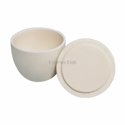 Alumiinioksidi upokas kannella